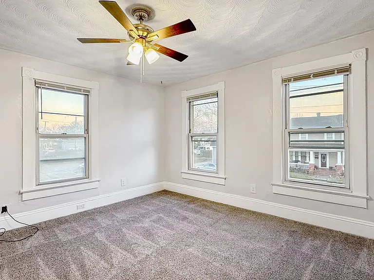 2728 E Virginia Beach Blvd — Photo 21