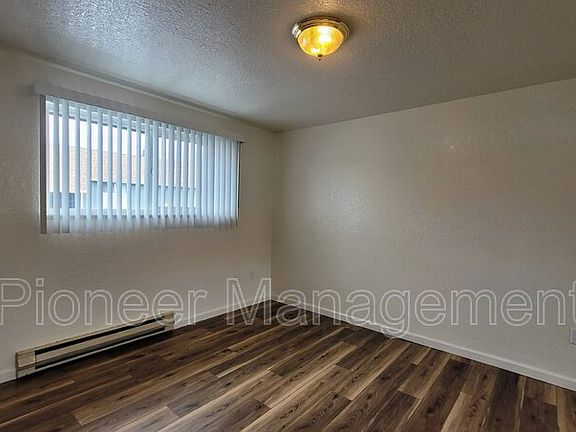 4th image of 140 Atkinson Ct #20