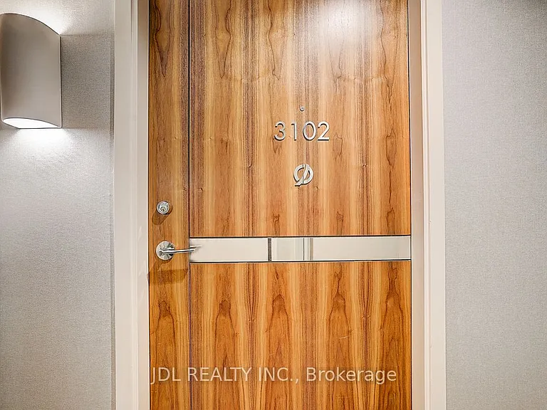 95 McMahon Dr #3102 — Photo 1