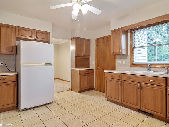 5th image of 9091 N Cumberland Ave