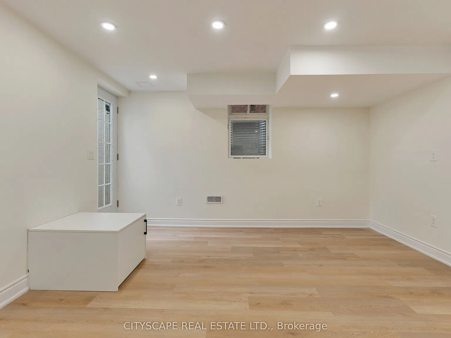 2 bed, $1,900 — Photo 3