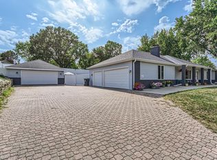 2205 Horizon Rd, Burnsville, MN 55337
