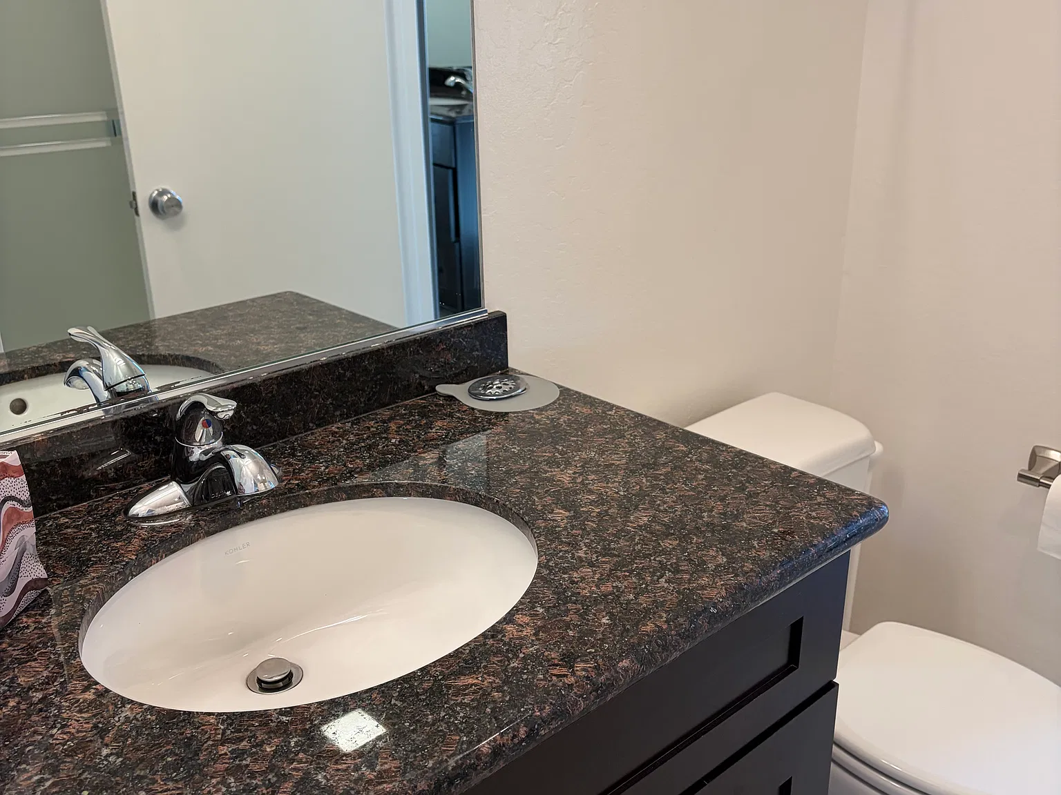 2 bed, 1.5 bath, 1050 sqft, $3,750 — Photo 4