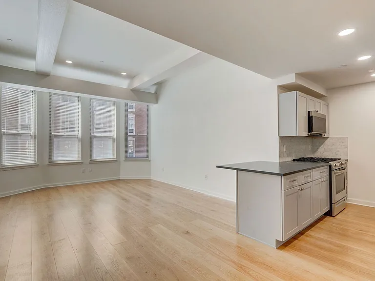 Franklin House Apartments — Photo 6
