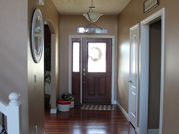 3rd image of 2107 Foxmoor Ln