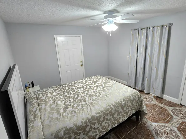 5692 Coconut Road, West Palm Beach, FL 33413