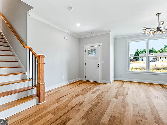 4th image of 216 Galway Ln