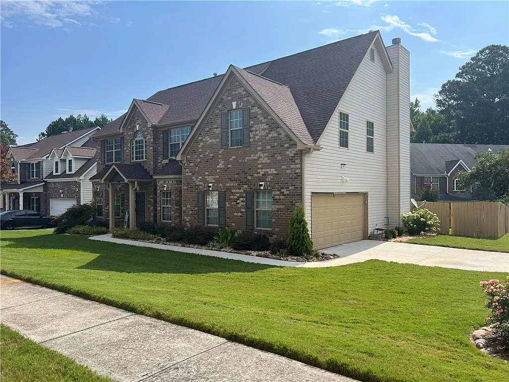 5 bed, 3.0 bath, 2933 sqft, $2,795 — Photo 4