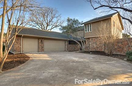 Street View
						:
						Stucco & stone exterior