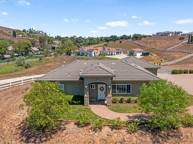 27474 Sycamore Mesa Rd — Photo 2