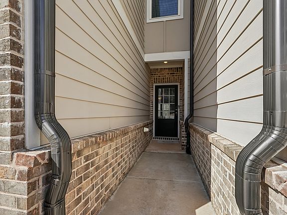 4th image of 234 Timberland Ave
