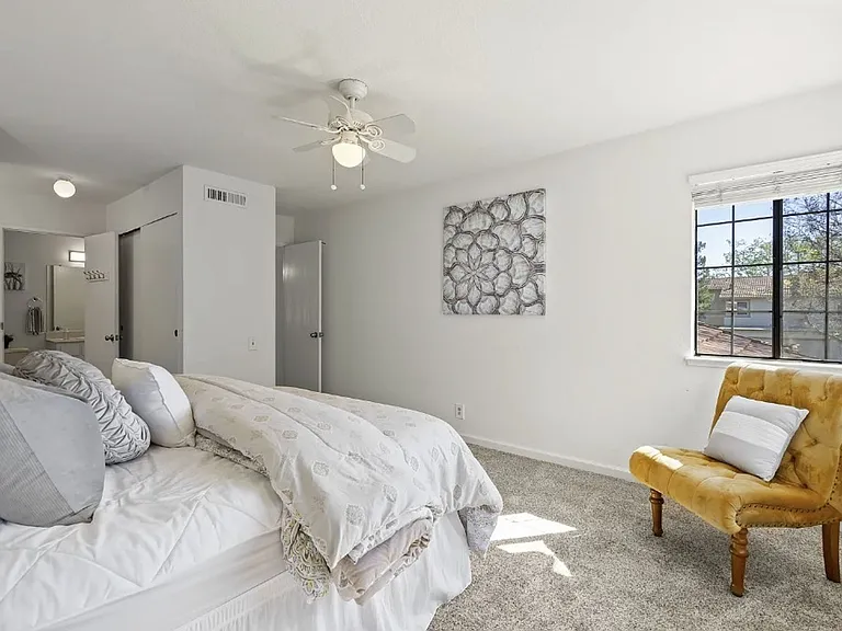 414 Colony Crest Dr — Photo 4