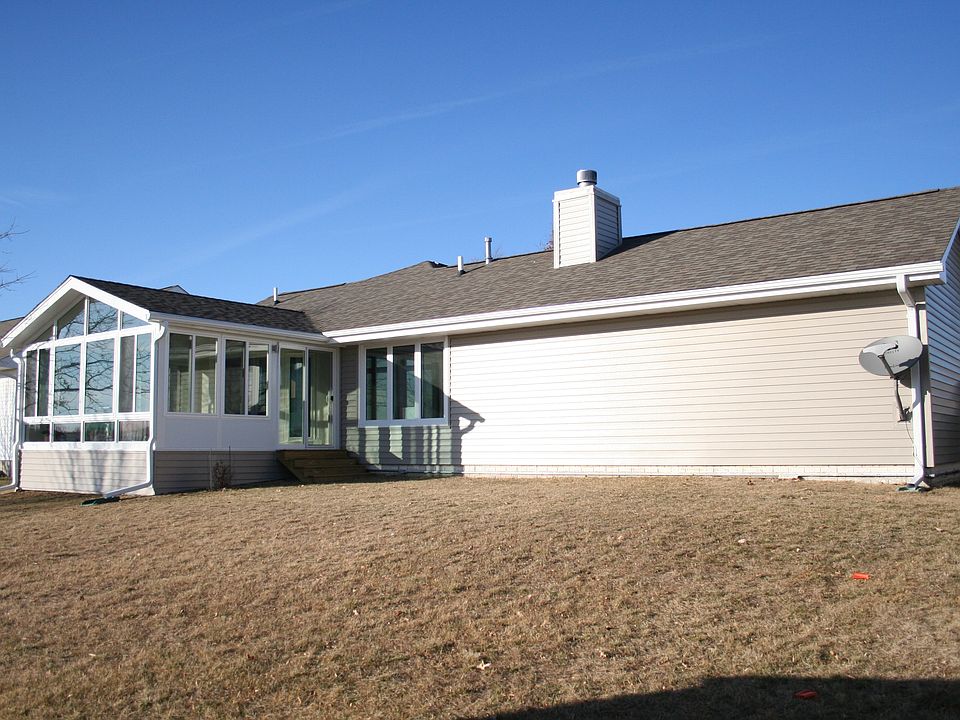2nd image of 604 Hickory Ct