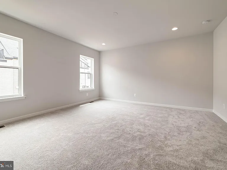 6227 Almerico Pl — Photo 32