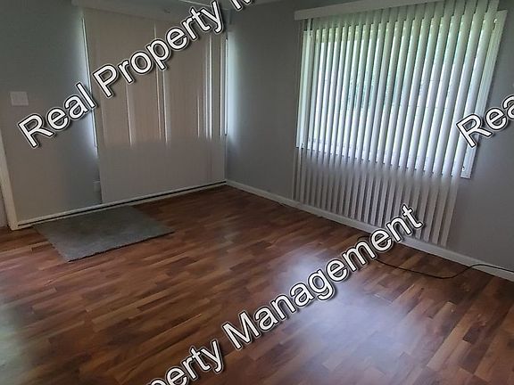 2nd image of 7813 White Oak Ln