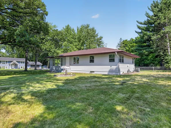 6096 Elm St, North Branch, MN 55056