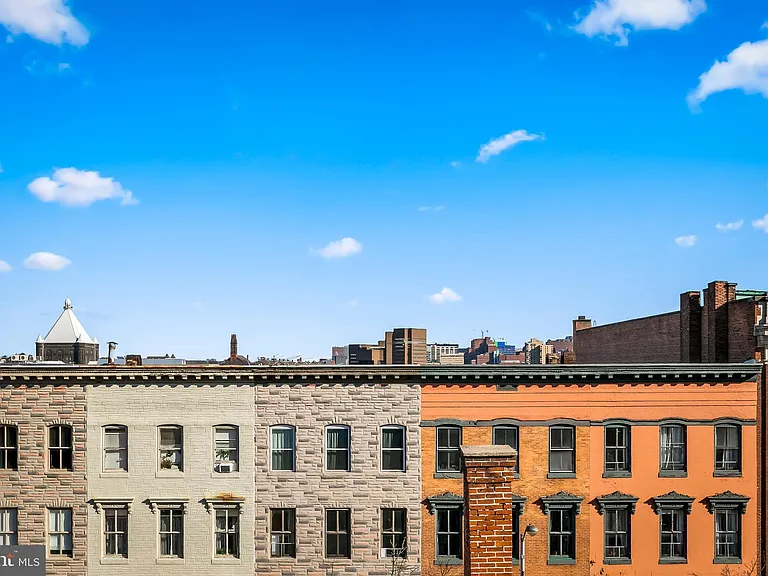 18 E Madison St #4 — Photo 35