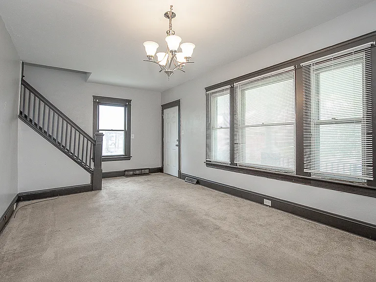 12917 Thornhurst Ave — Photo 19
