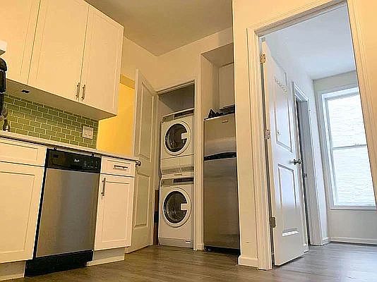 4th image of 429 Lincoln Pl #2