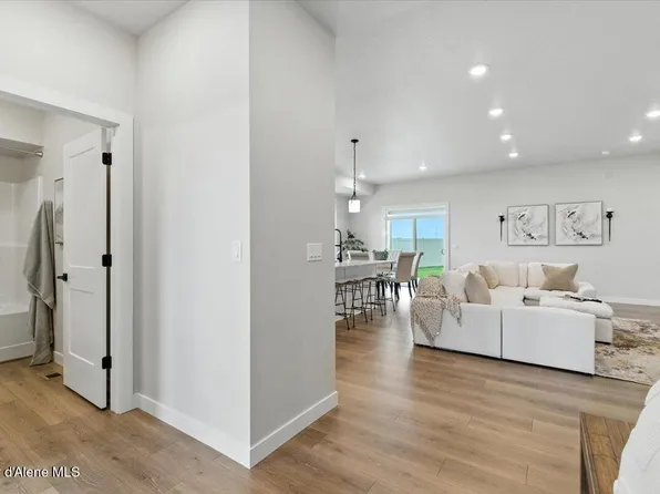 7037 N Coeur Terre Blvd, Coeur D Alene, ID 83815