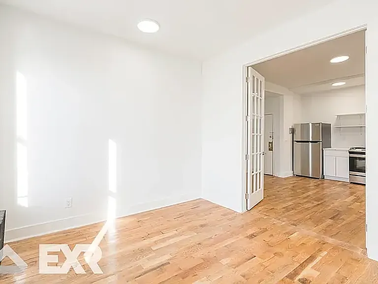 441 Wilson Ave #2B1 — Photo 4