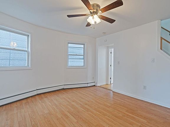 4th image of 337 Summit Ave Floor 2