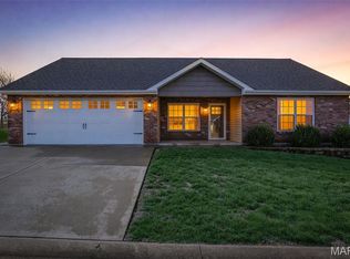 70 Pecan Tree Ln, Farmington, MO 63640