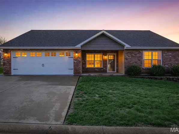 70 Pecan Tree Ln, Farmington, MO 63640