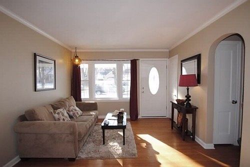 4th image of 2100 W 72nd St