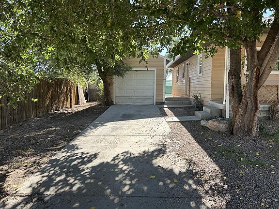 3rd image of 612 Floyd Ln