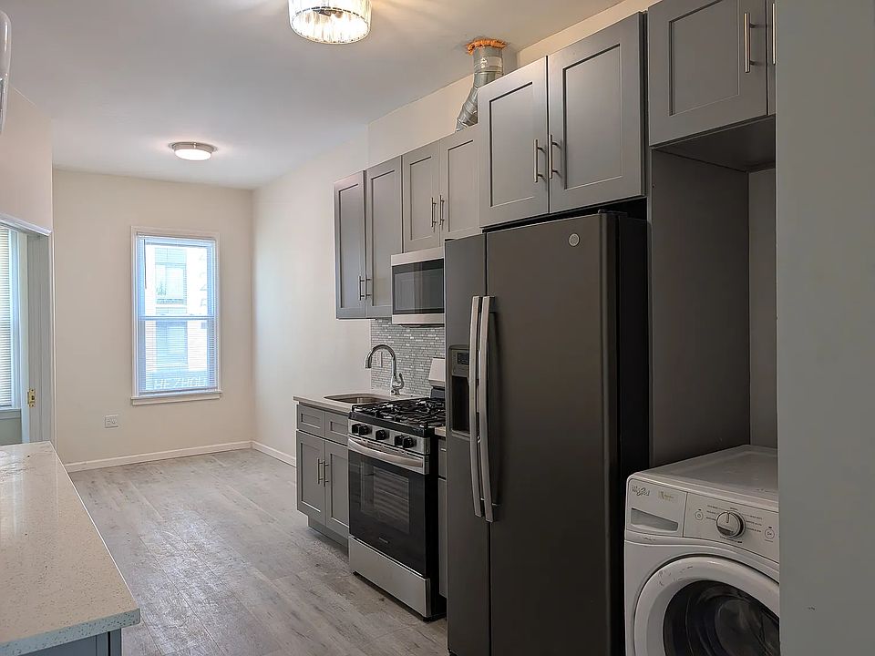 1st image of 2416 Pacific St #2