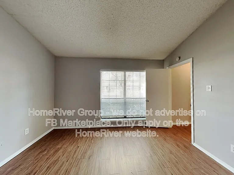 1105 Geneva Ct — Photo 11