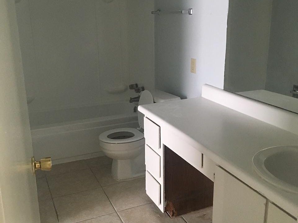 BIG BATHROOM