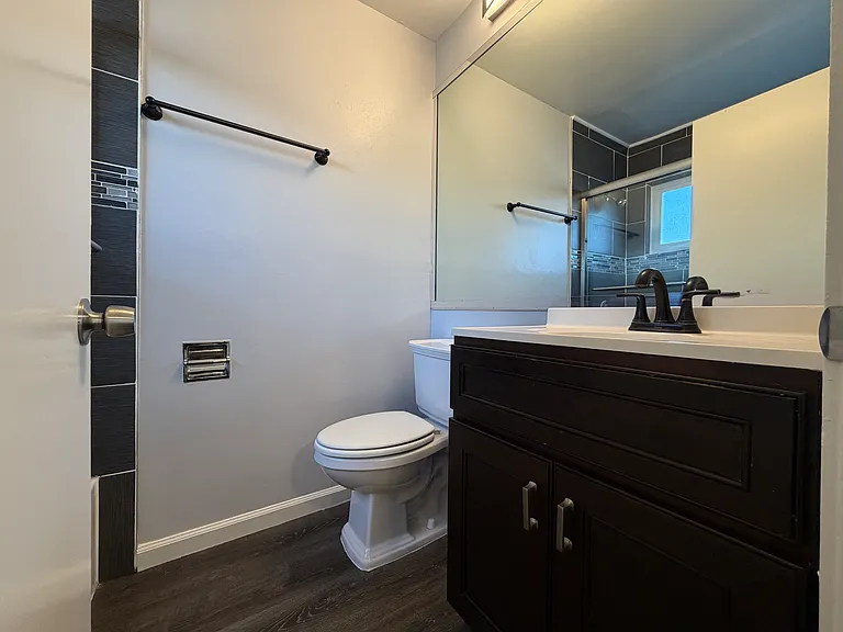 Tahoe Terrace Apartments — Photo 9