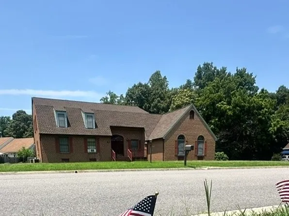 164 Breezy Hill Dr, Colonial Heights, VA 23834