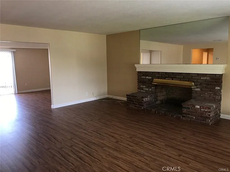 5609 Welland Ave — Photo 3