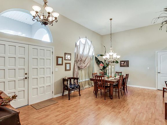3rd image of 1481 Blueberry Dr