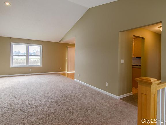 4th image of 3942 Kentucky Ln