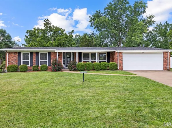 357 Sudbury Ln, Ballwin, MO 63011