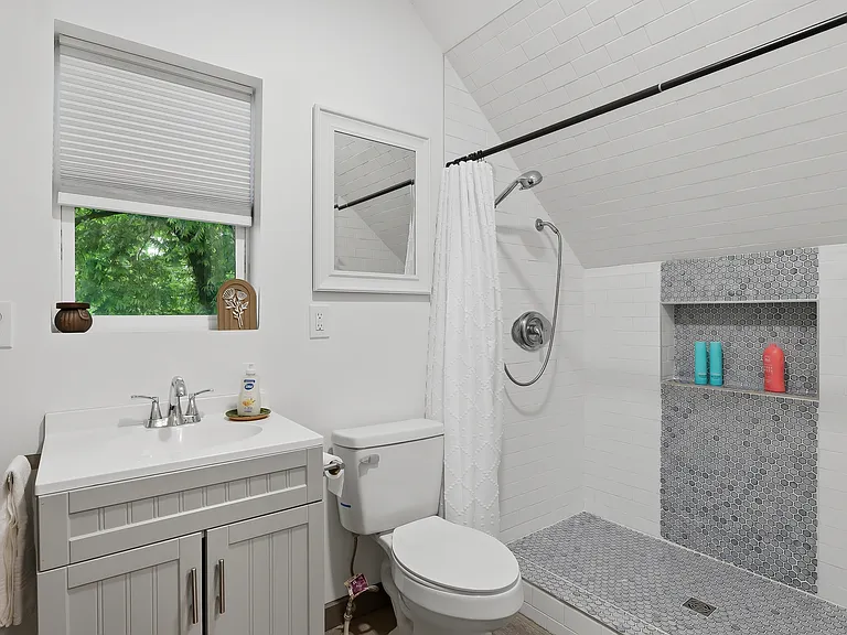 Bathroom & shower