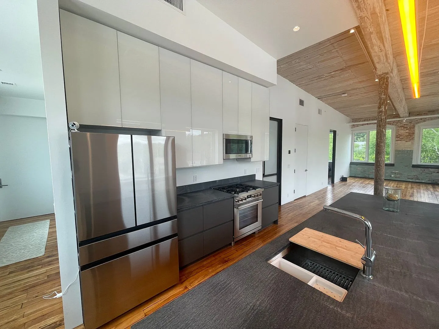Historic Charm, Modern Luxury, 2 bedroom condo at Greylock Works! — Photo 4