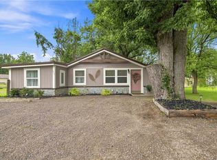 930 Sunset Beach Rd, Waterport, NY 14571