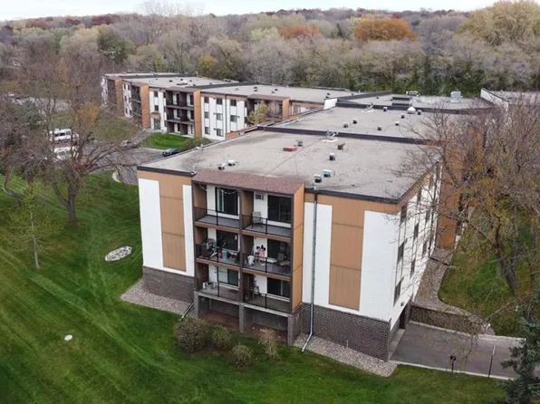 401 E Burnsville Pkwy APT 140, Burnsville, MN 55337