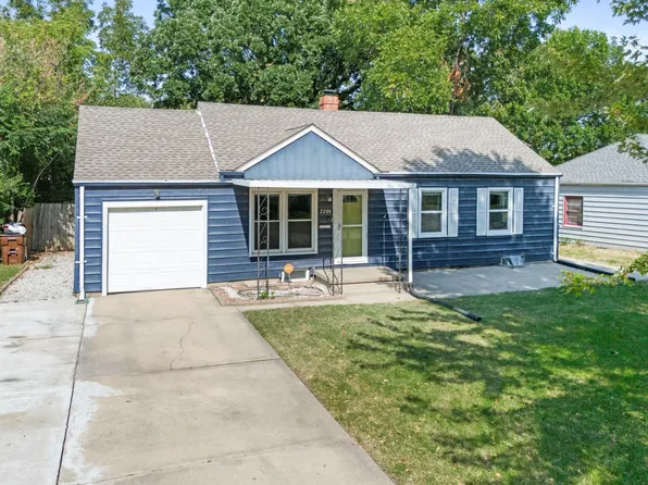 2208 E Mesita Dr, Wichita, KS 67211