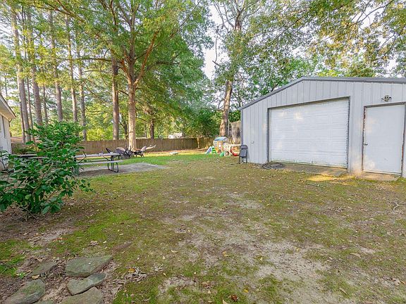 3rd image of 704 Reynolds Dr