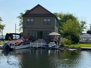 10387 N Leeland Ln, Syracuse, IN 46567