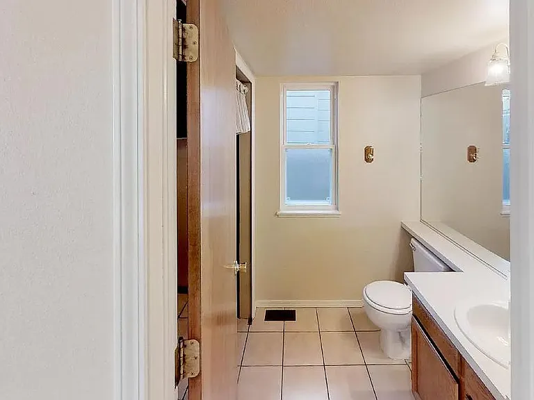 7836 Scarborough Dr — Photo 46