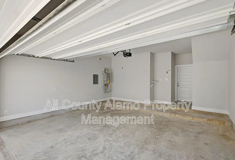 7930 Kennedy Hl — Photo 29