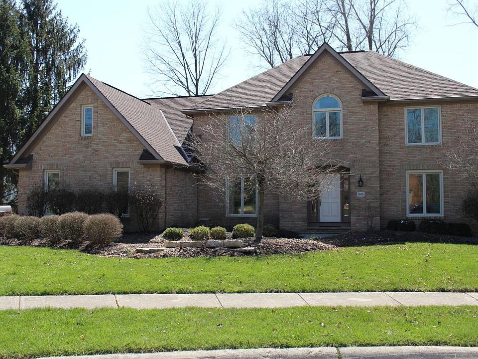 1st image of 945 Woodsedge Ln