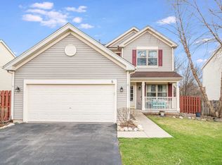 8 Rolling Hills Ct, Lake In The Hills, IL 60156